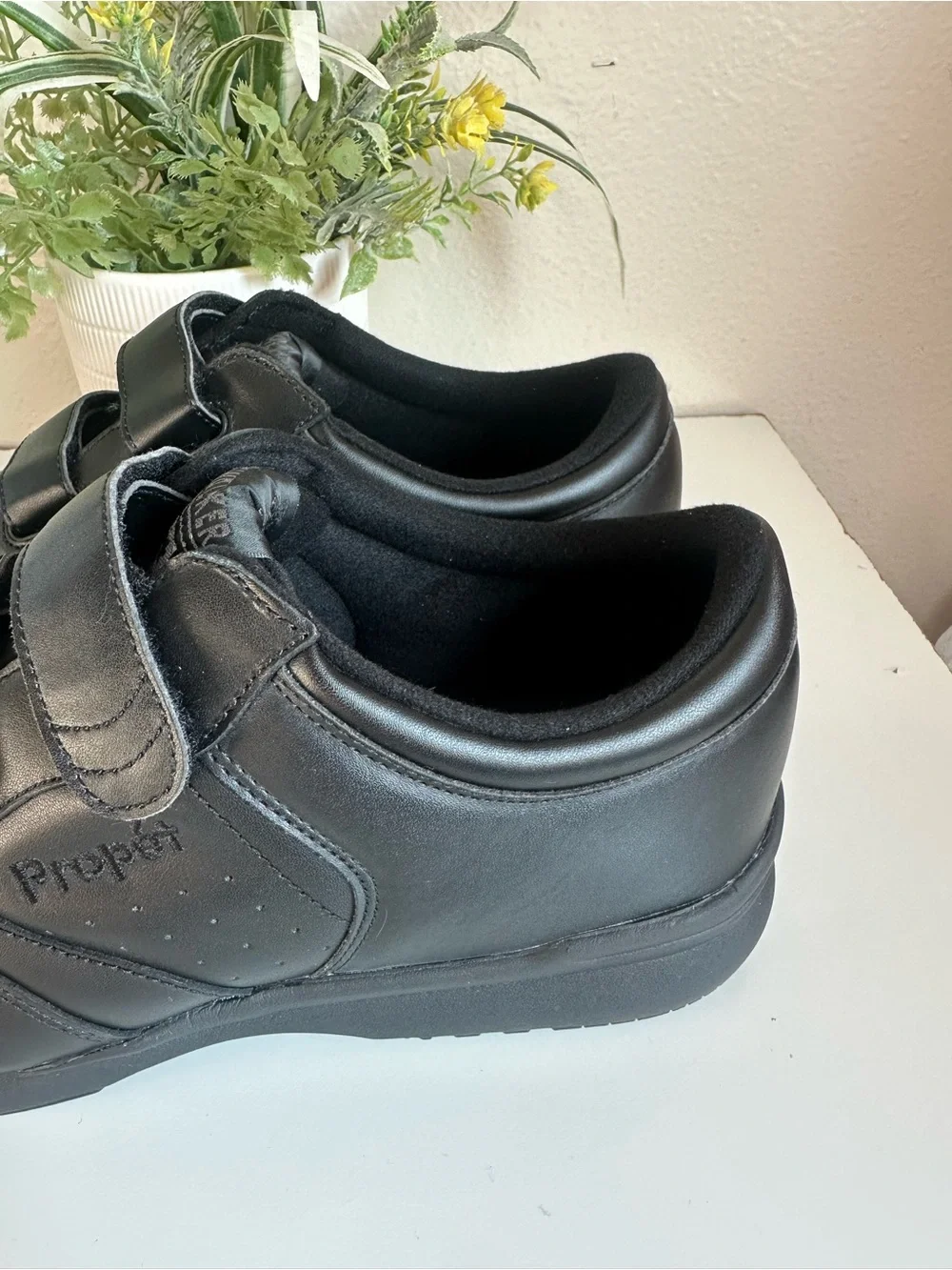 Propet classic black